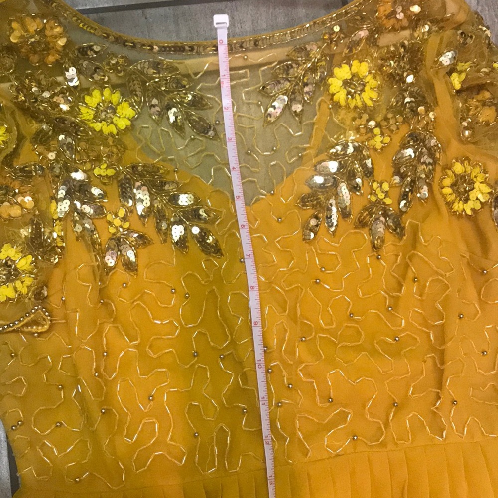 Long embellished beaded gown (yellow gold) - Picture 10 of 13